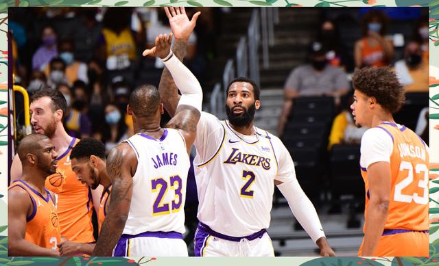 浓眉哥连续三场比赛得分超过重返赛场，TES不断突破！观众掌声雷动